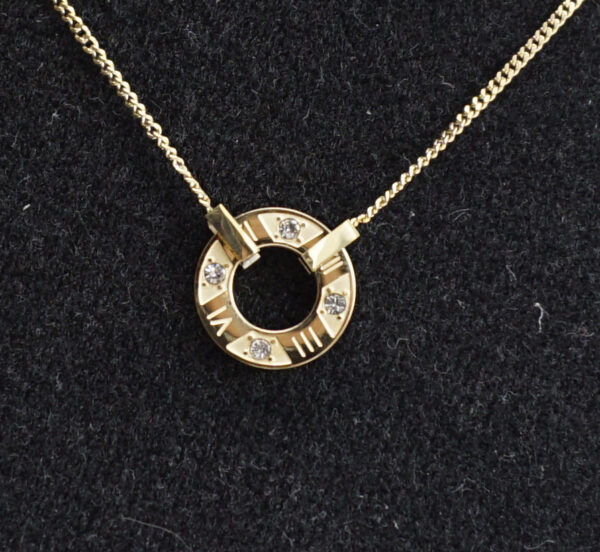 Collar con dije de reloj - Image 2
