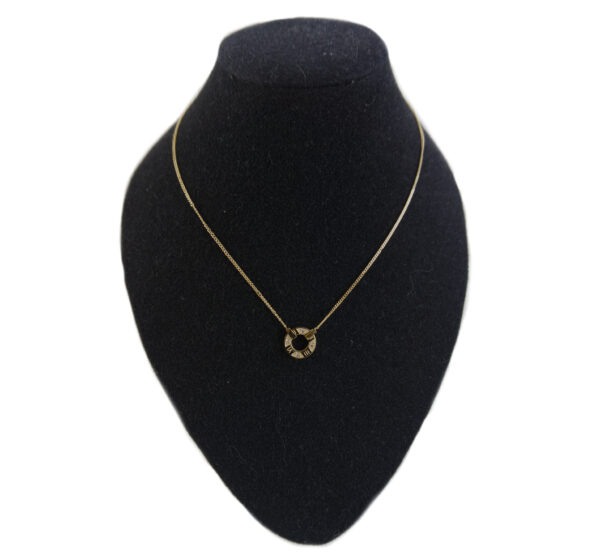 Collar con dije de reloj